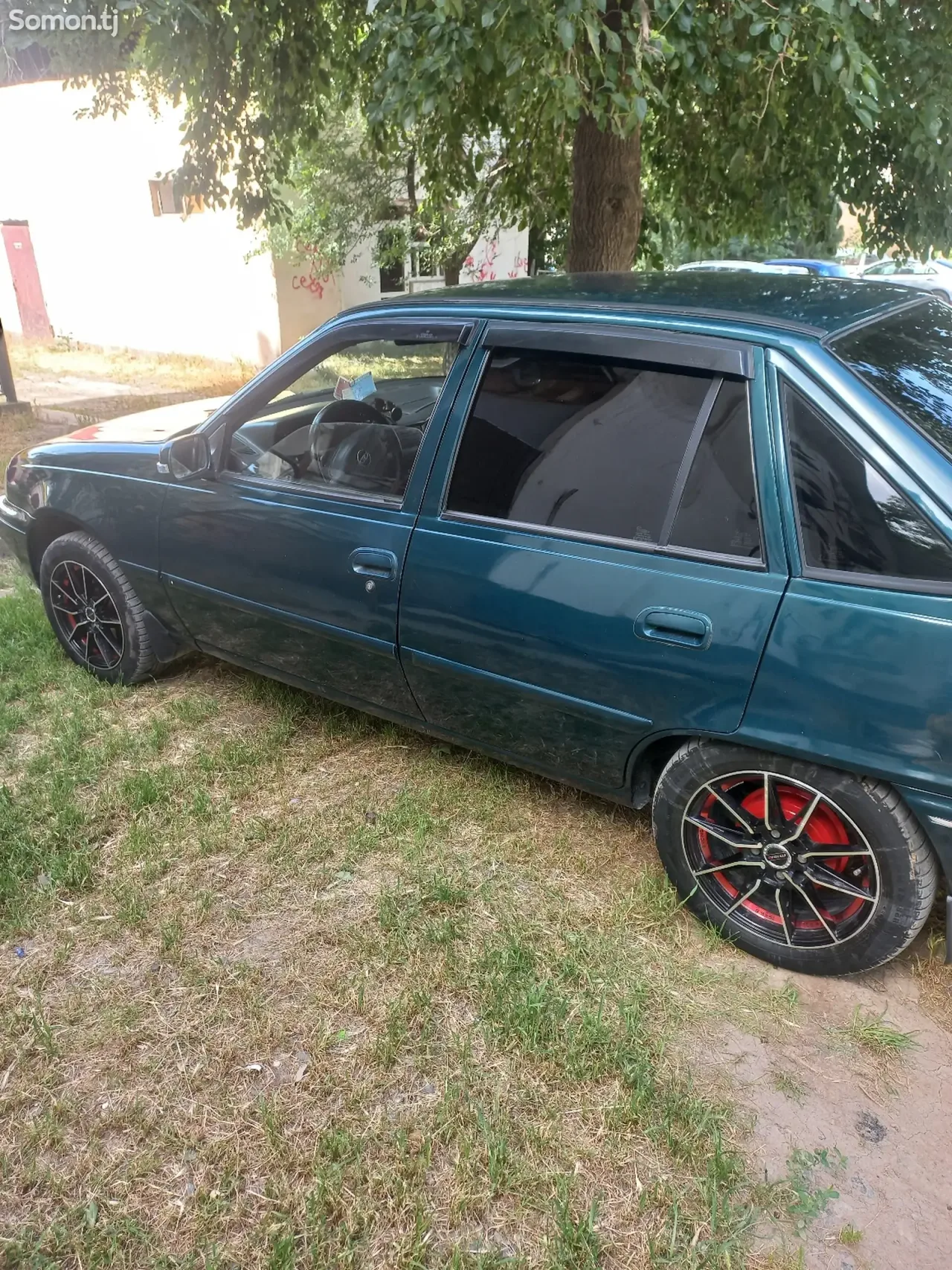 Daewoo Nexia 1995 · 1.6 MT