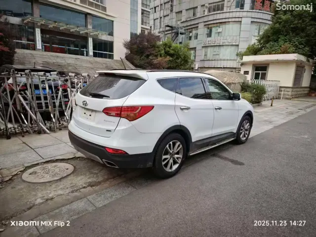 Hyundai Santa Fe 2014 · 2.4 AT