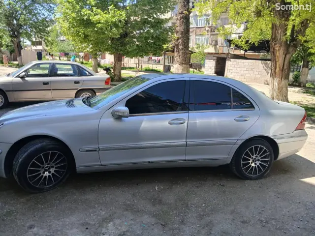 Mercedes-Benz C class 2003 · 2.0 MT