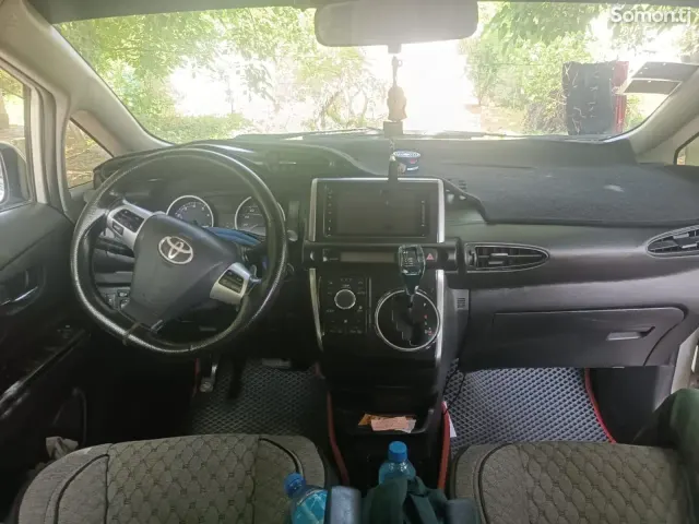 Toyota Wish 2012 · 1.8 AT
