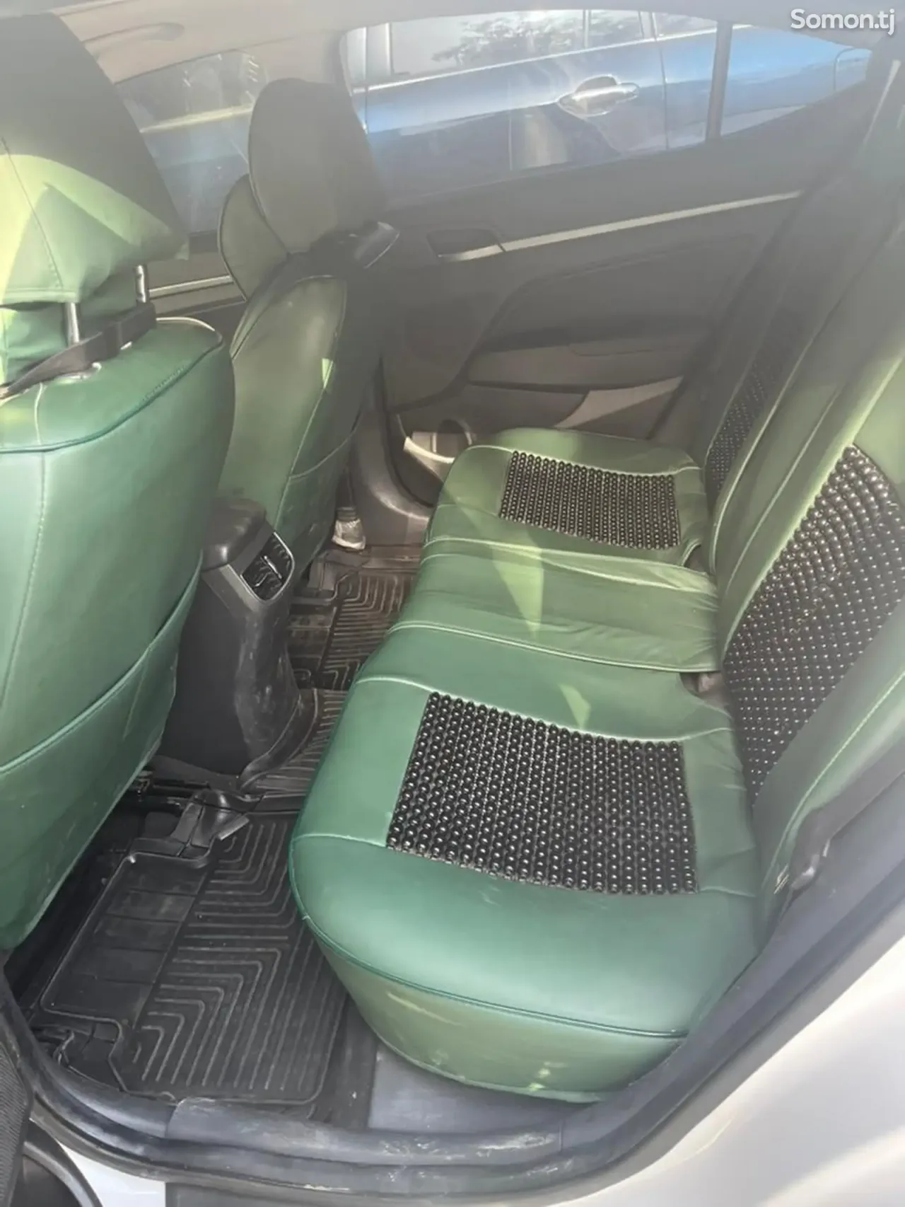 Hyundai Avante 2015 · 1.6 AT