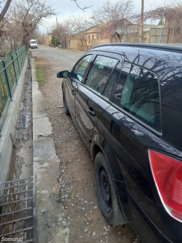 Opel Astra H 2005 · 1.4 MT