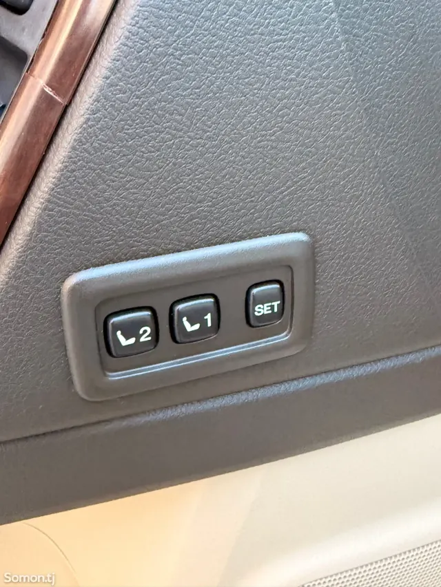 Toyota Land Cruiser Prado 2010 · 4.0 AT
