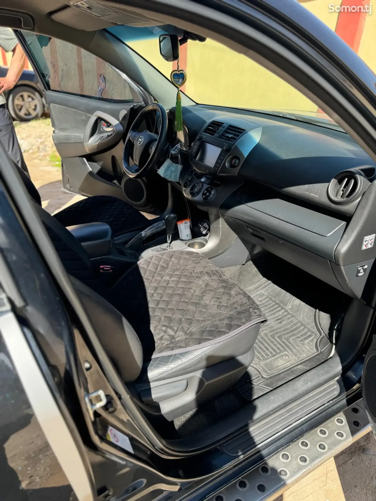 Toyota RAV 4 2012 · 2.0 AT