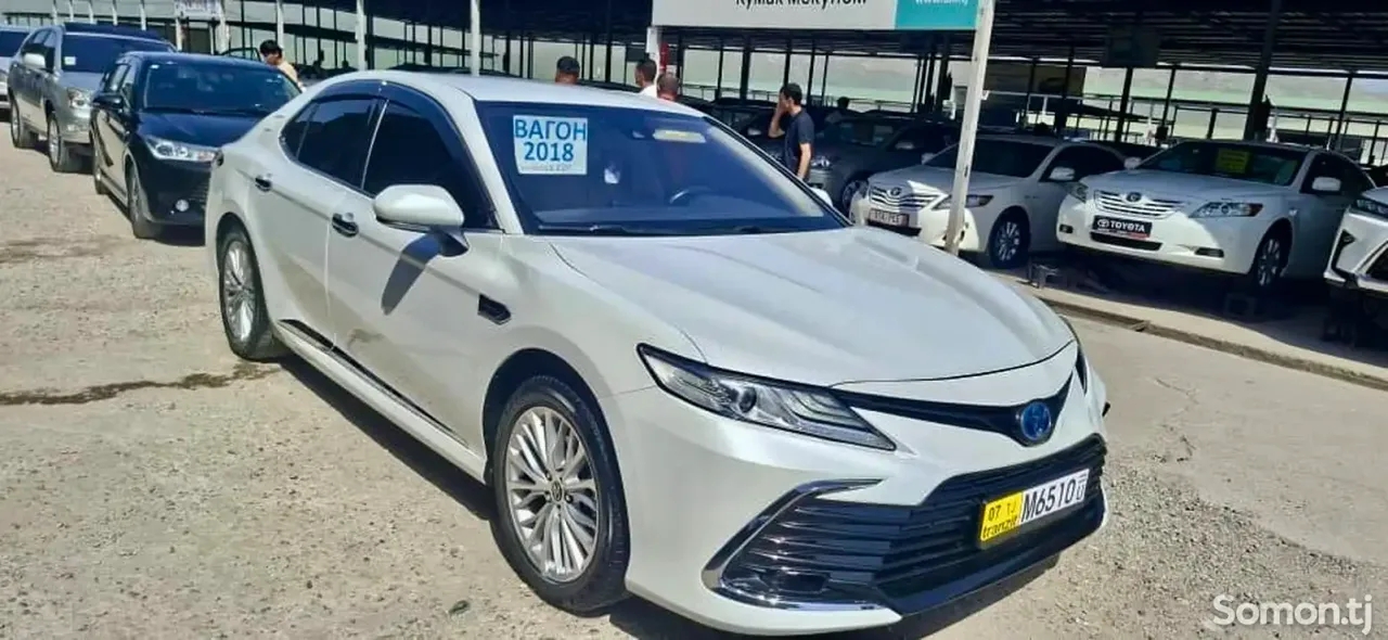 Toyota Camry 2018 · 2.4 AT