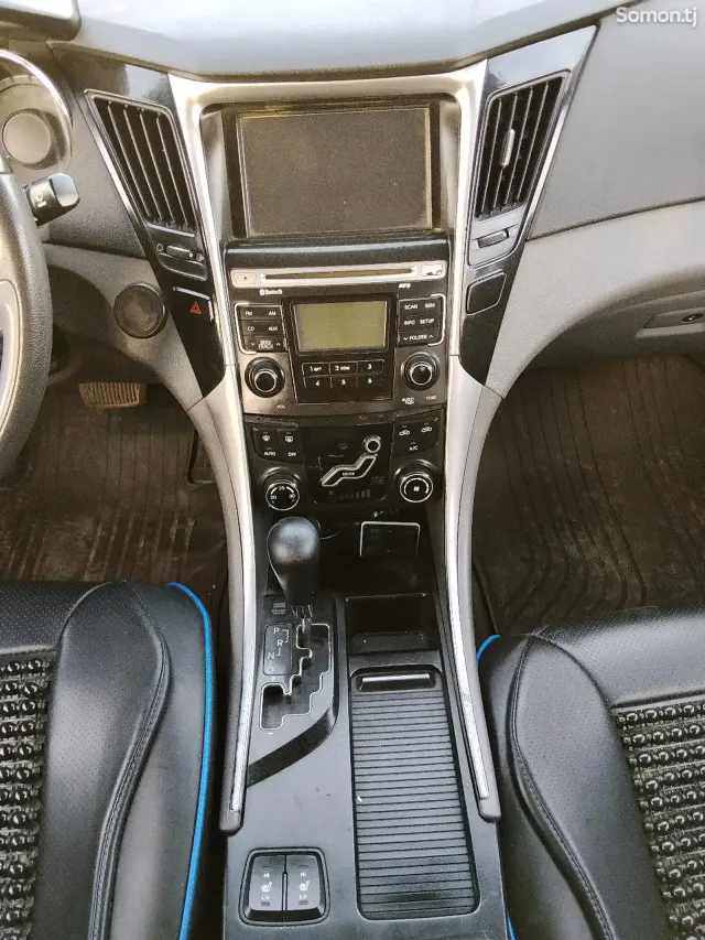 Hyundai Sonata 2010 · 2.0 AT