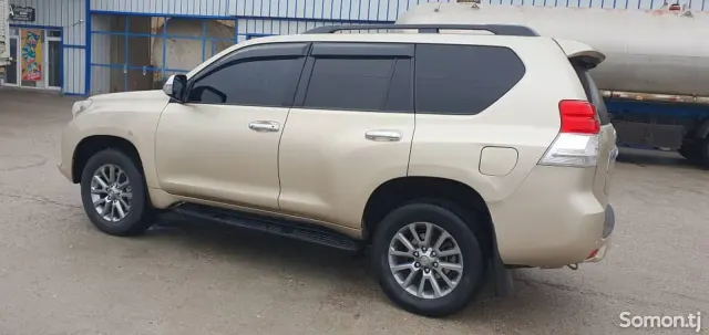 Toyota Land Cruiser Prado 2011 · 3.0 AT