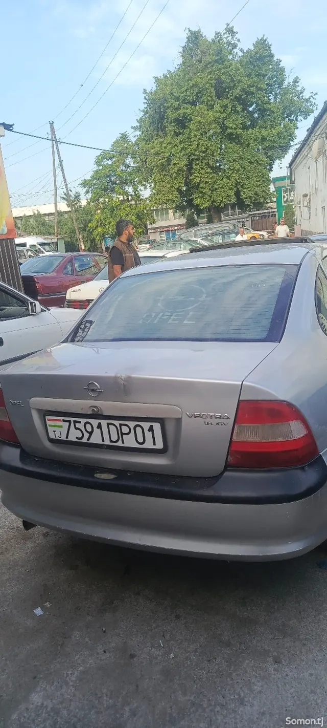 Opel Vectra C 1996 · 1.6 MT