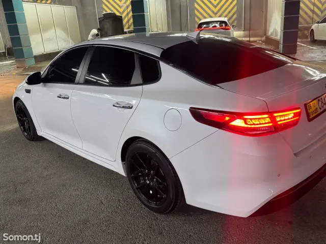 Kia Optima 2017 · 2.4 AT