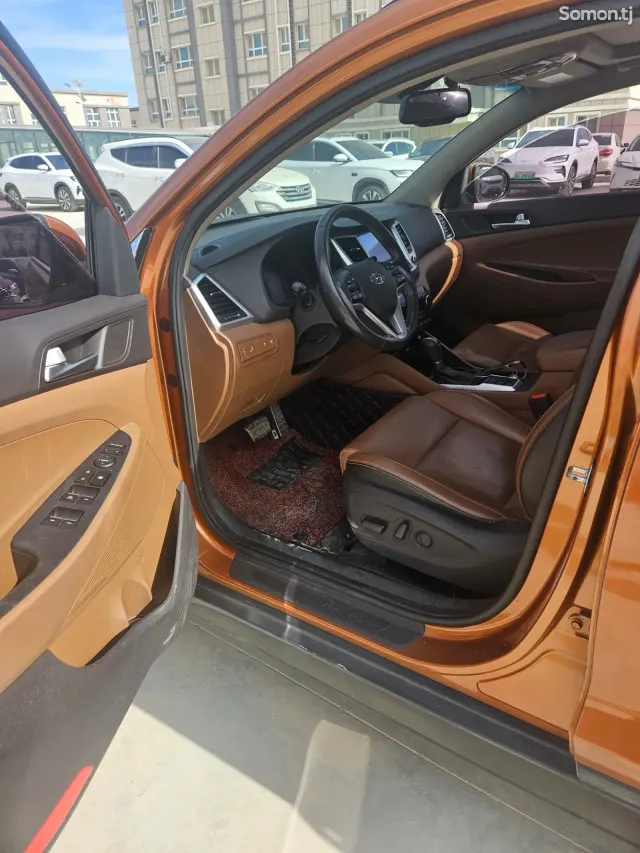 Hyundai Tucson 2016 · 1.6 AT