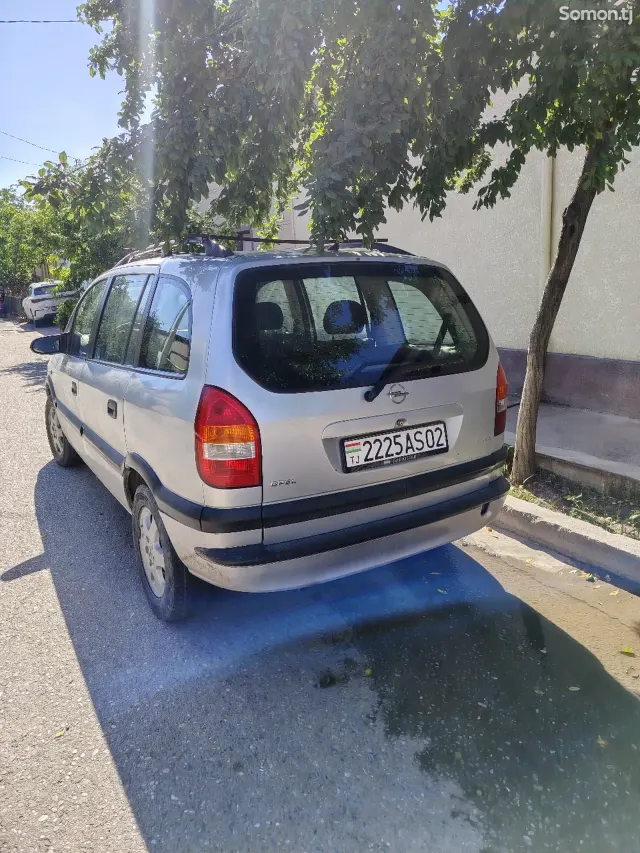 Opel Zafira 1999 · 1.6 MT