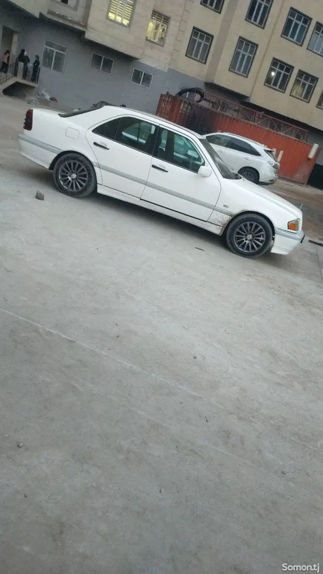 Mercedes-Benz C class 1999 · 1.8 MT