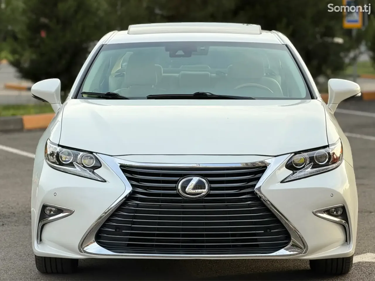 Lexus ES series 2016 · 2.5 AT