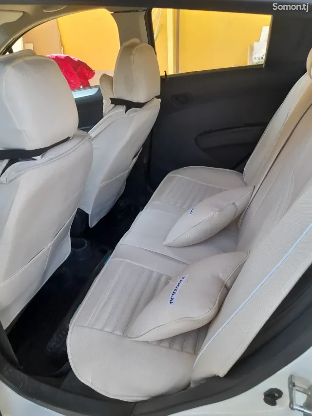 Chevrolet Spark 2014 · 1.1 AT