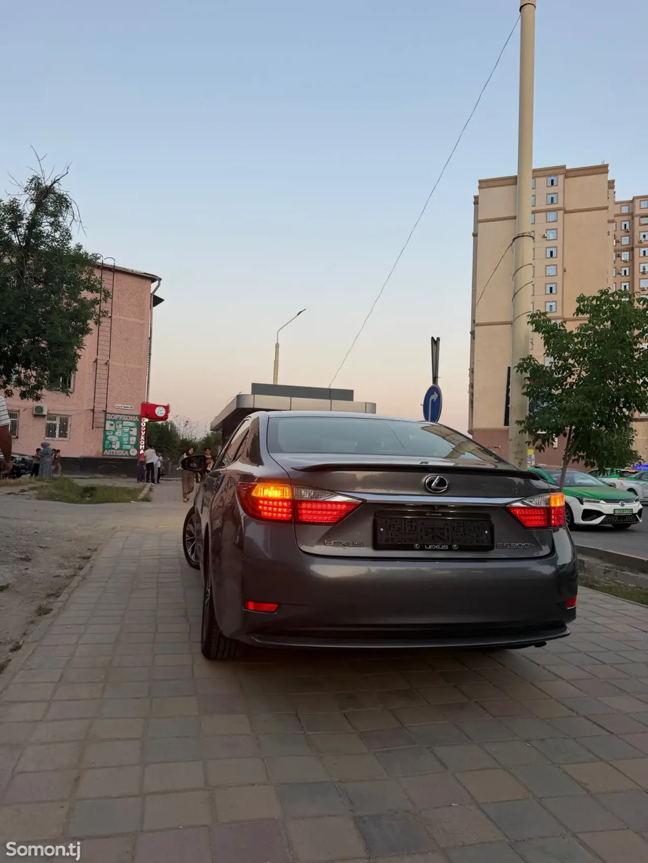 Lexus ES series 2014 · 3.0 AT