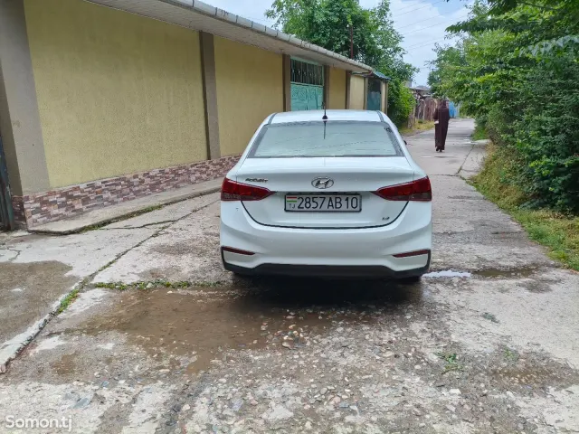 Hyundai Accent 2018 · 1.6 AT