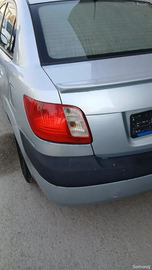 Kia Rio 2005 · 1.6 MT