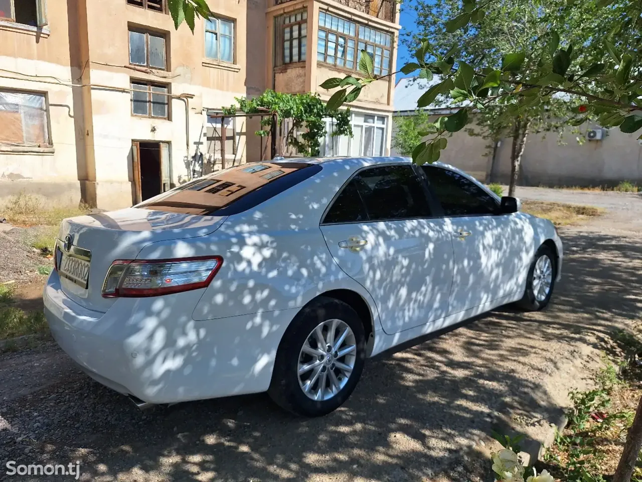 Toyota Camry 2010 · 2.4 AT