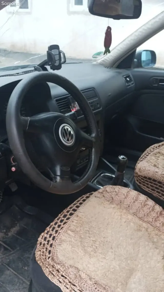 Volkswagen Bora 2000 · 2.0 MT