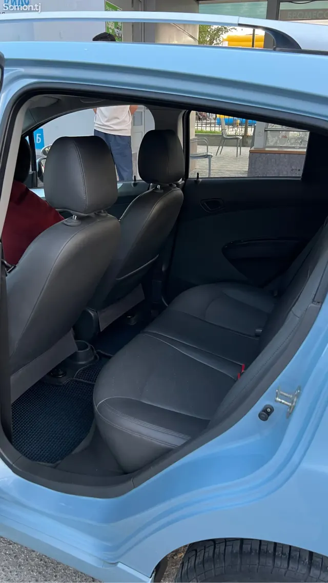 Chevrolet Spark 2014 · 1.1 AT