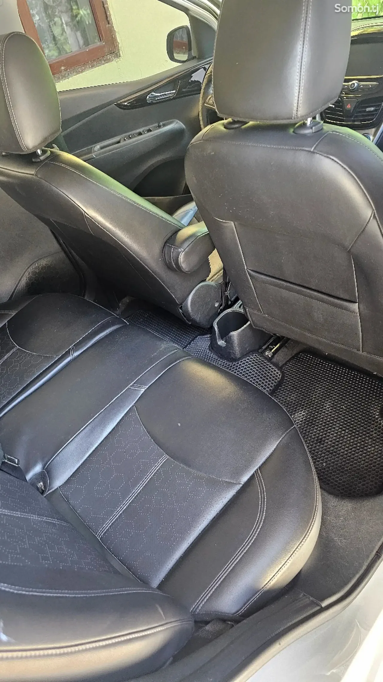Chevrolet Spark 2015 · 1.1 AT