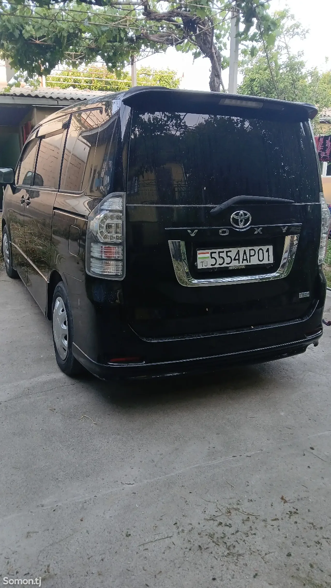 Toyota Voxy 2010 · 2.0 AT