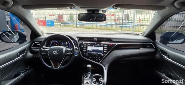 Toyota Camry 2018 · 2.5 AT