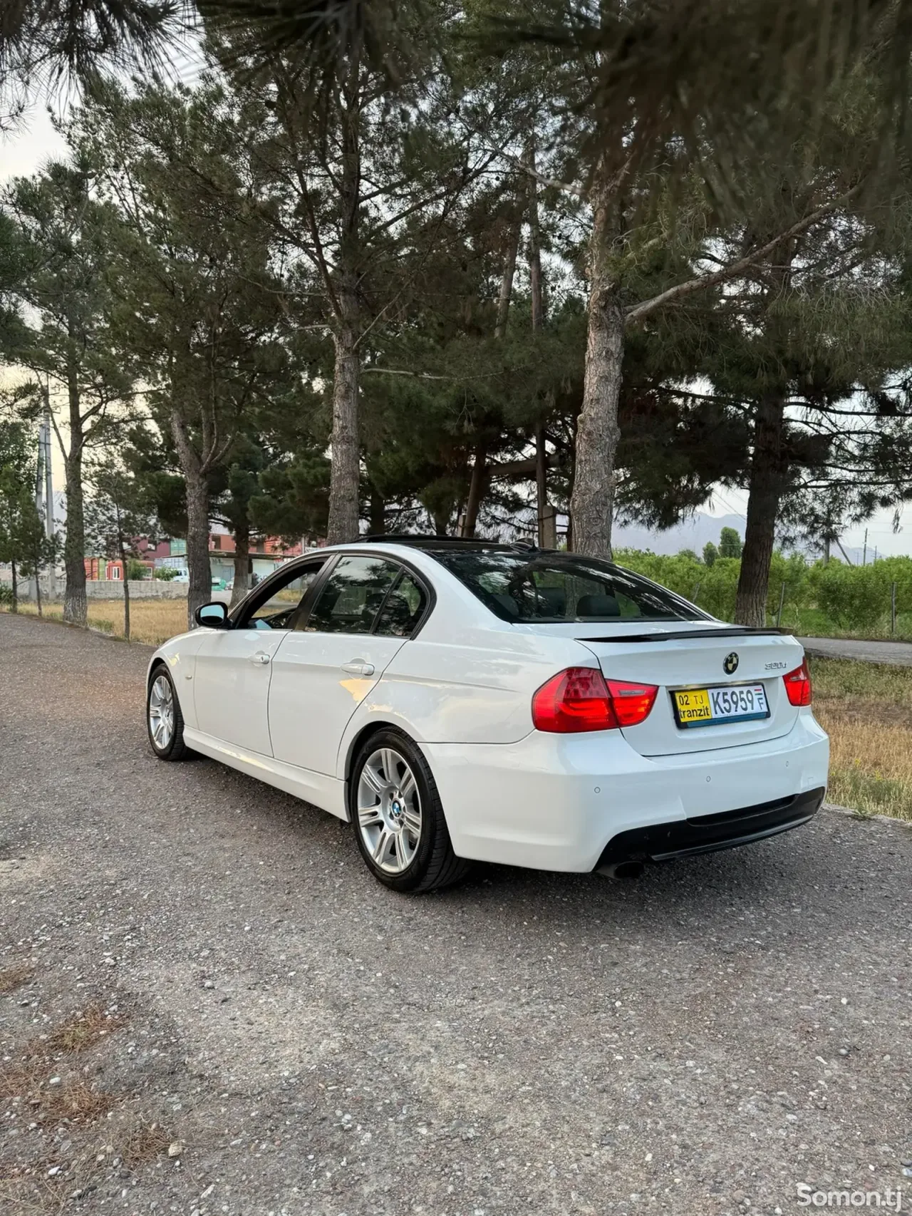 BMW 3 series 2010 · 2.0 AT