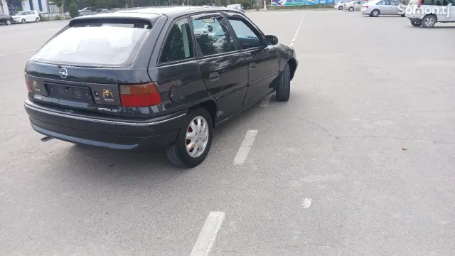 Opel Astra F 1996 · 1.6 MT