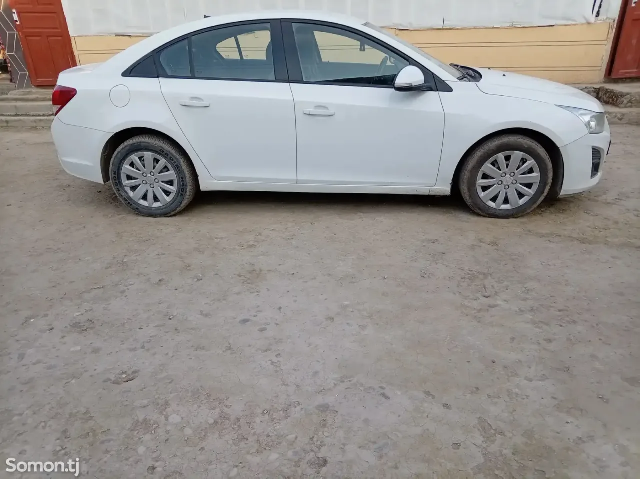 Chevrolet Cruze 2013 · 1.8 MT