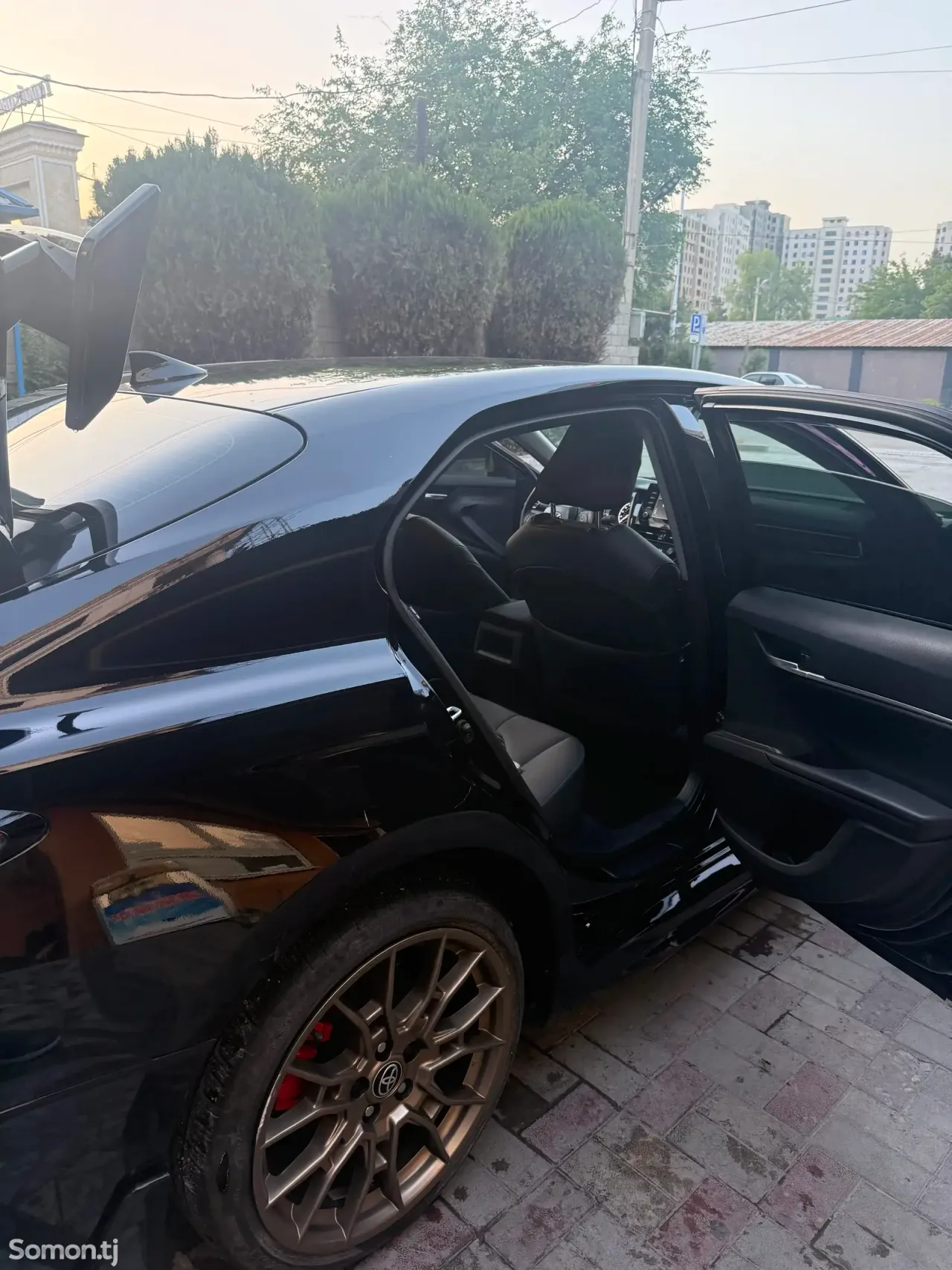 Toyota Camry 2024 · 2.5 AT