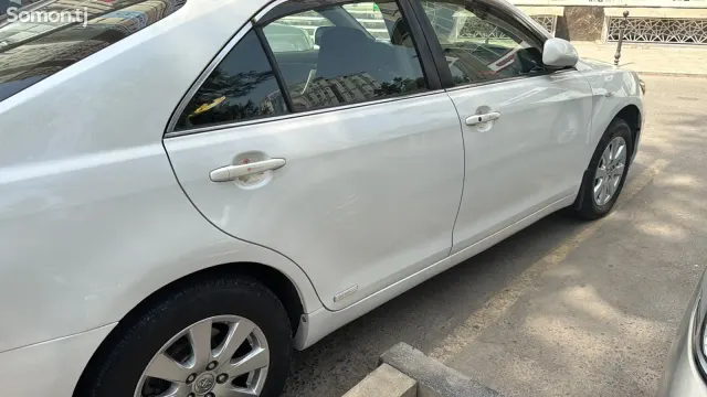Toyota Camry 2006 · 2.4 AT