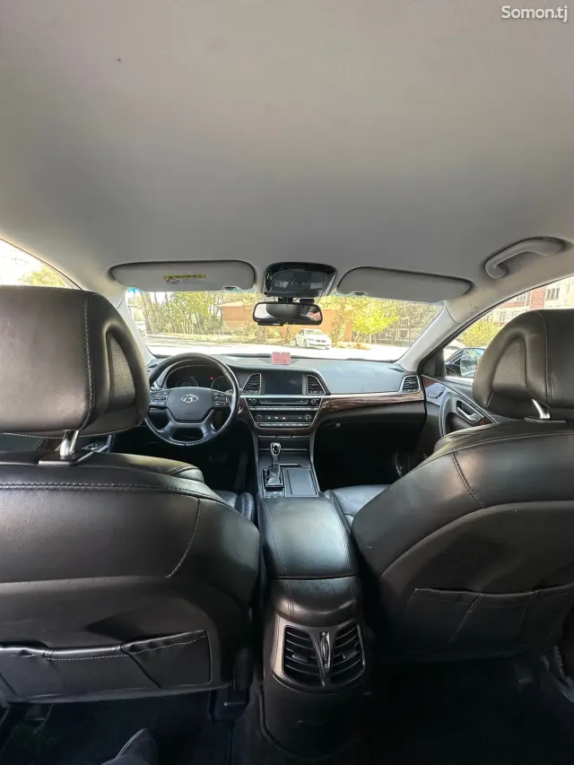 Hyundai Aslan 2014 · 3.0 AT