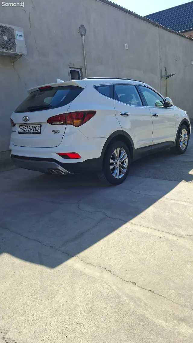 Hyundai Santa Fe 2016 · 2.0 AT