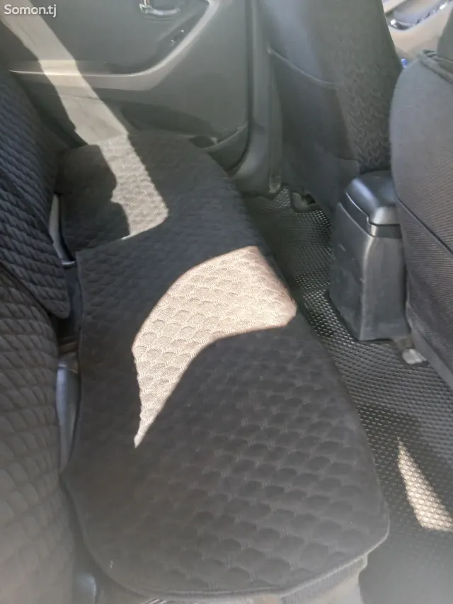 Hyundai Avante 2011 · 1.6 AT