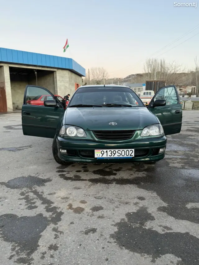 Toyota Avensis 1998 · 1.8 MT