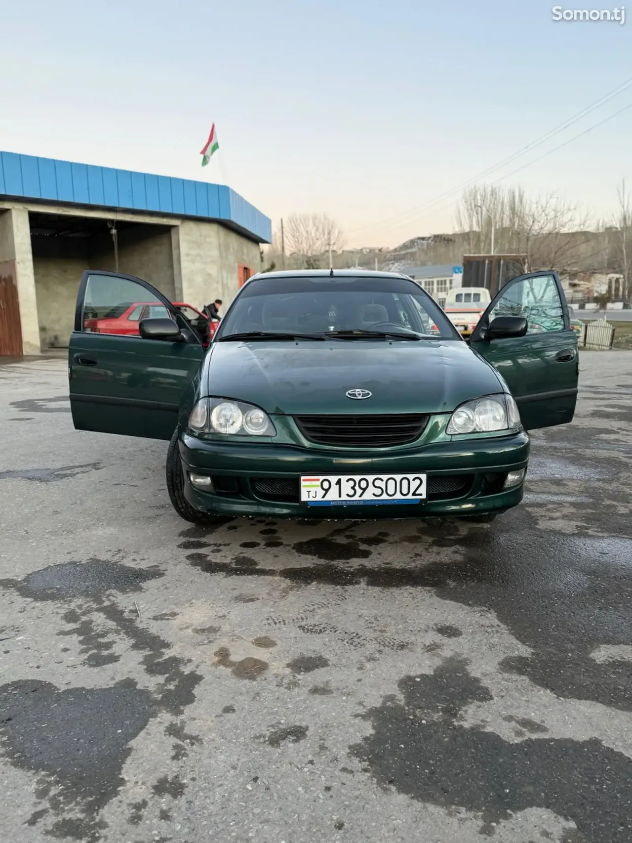Toyota Avensis 1998 · 1.8 MT
