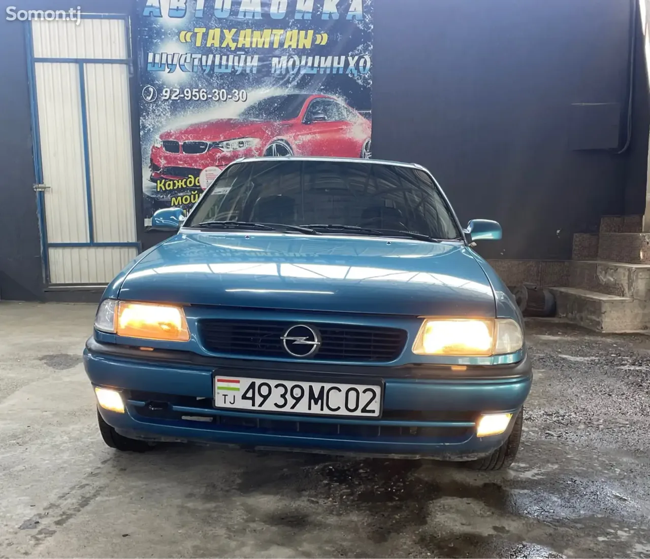 Opel Astra F 1993 · 1.6 MT