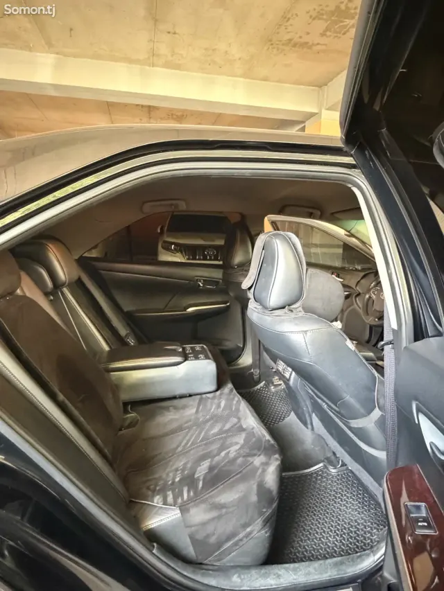 Toyota Camry 2015 · 2.5 AT