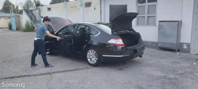 Nissan Teana 2012 · 2.4 AT