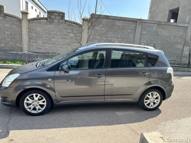 Toyota Corolla Verso 2009 · 2.2 MT