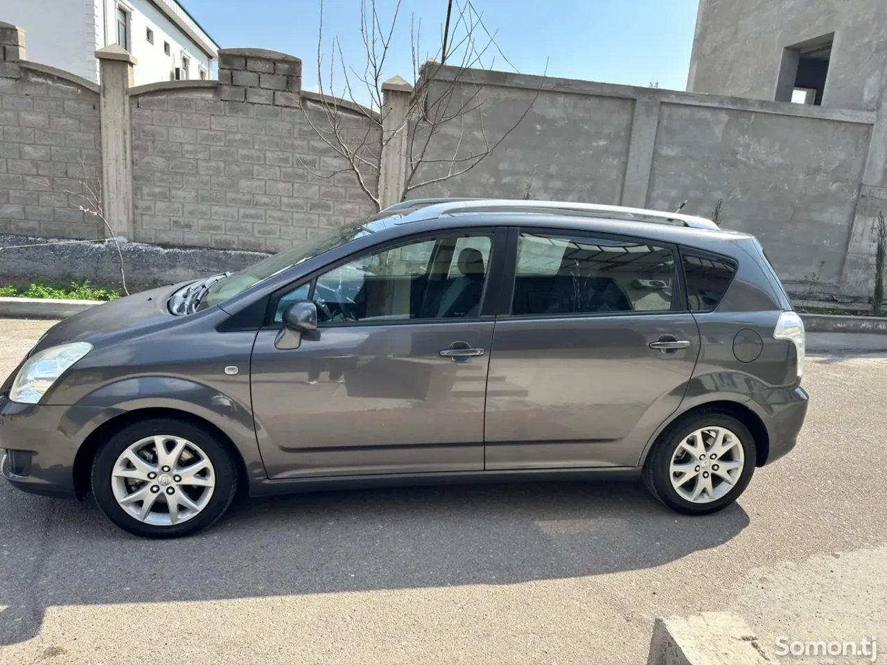 Toyota Corolla Verso 2009 · 2.2 MT