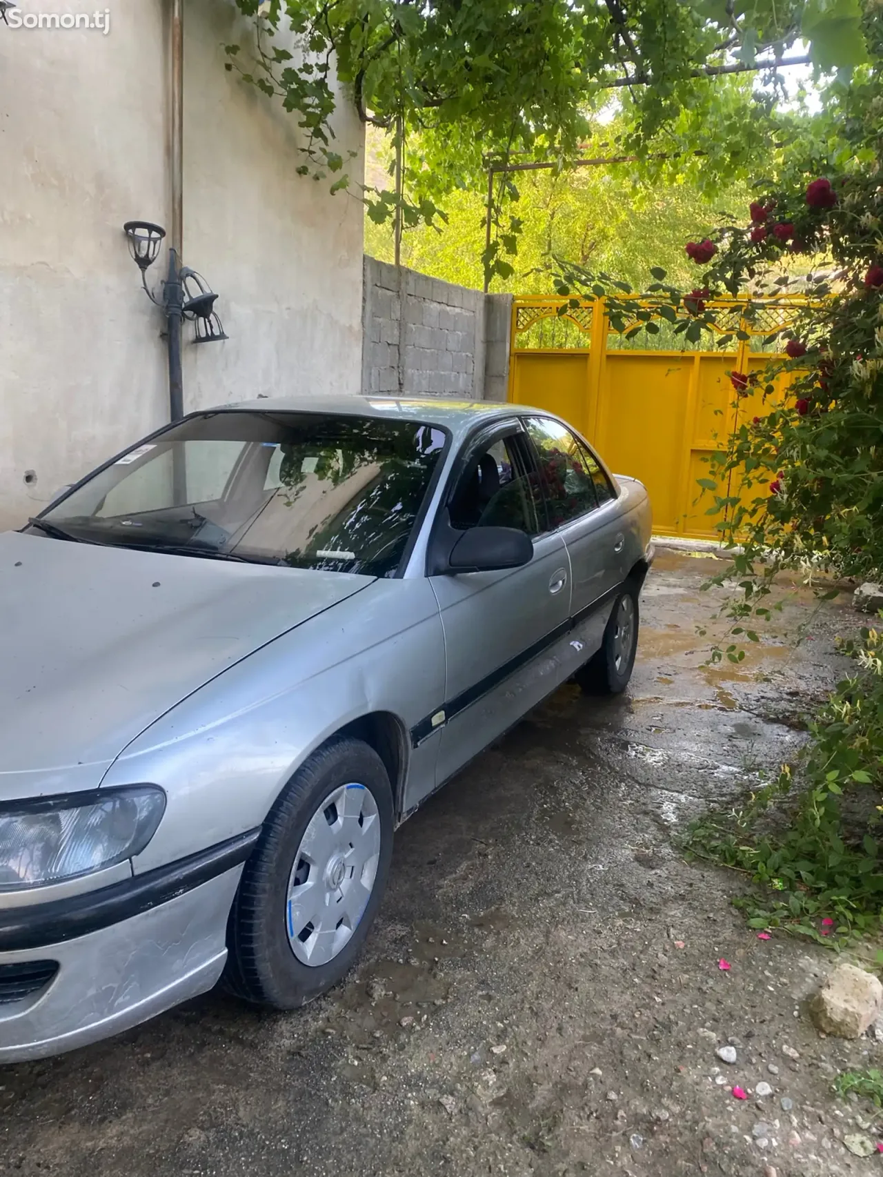 Opel Omega 1996 · 1.8 MT