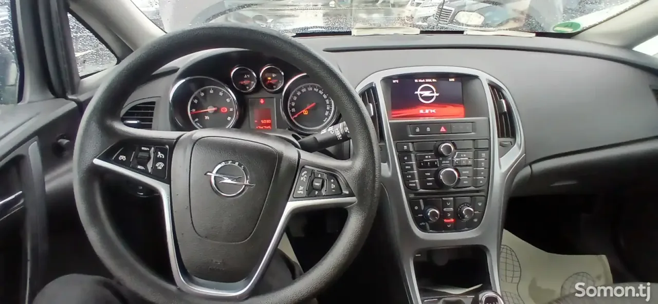 Opel Astra J 2015 · 1.6 MT