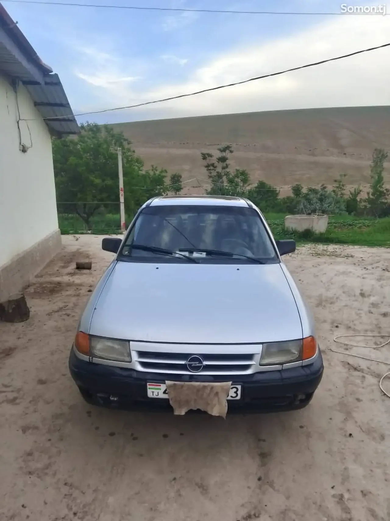 Opel Astra F 1993 · 1.6 MT