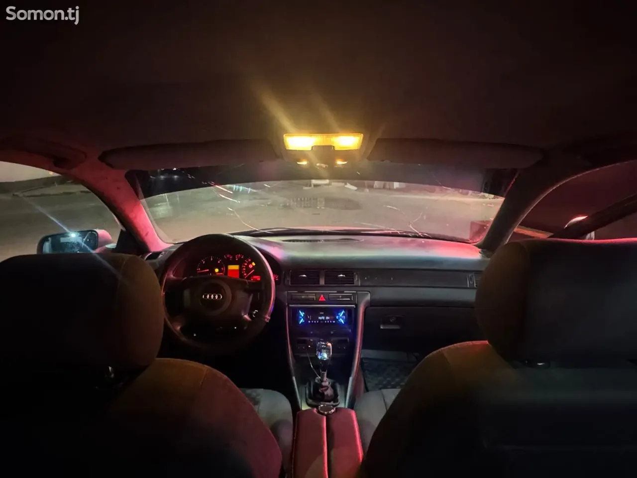Audi A6 1999 · 2.4 MT