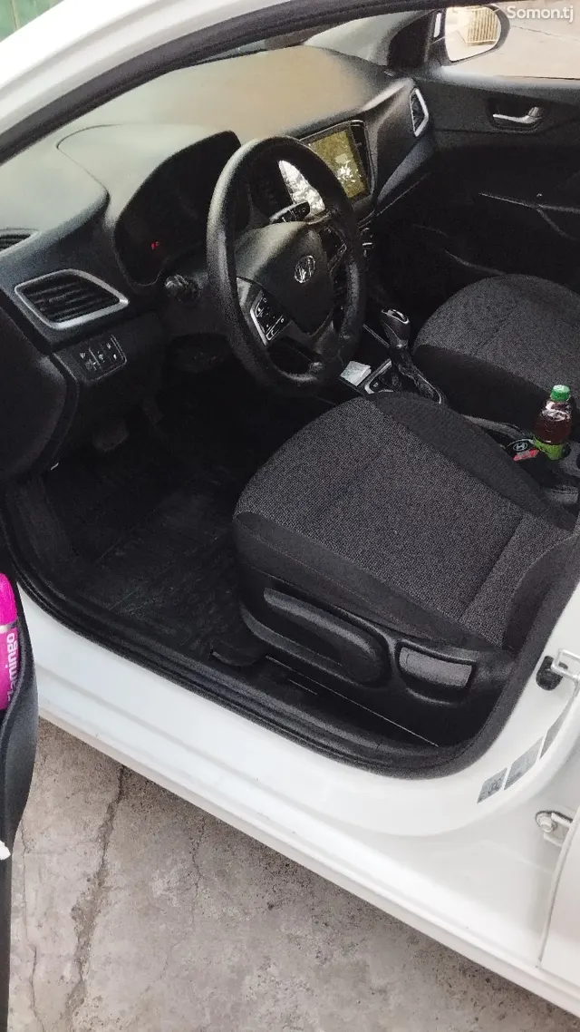 Hyundai Accent 2018 · 1.6 AT