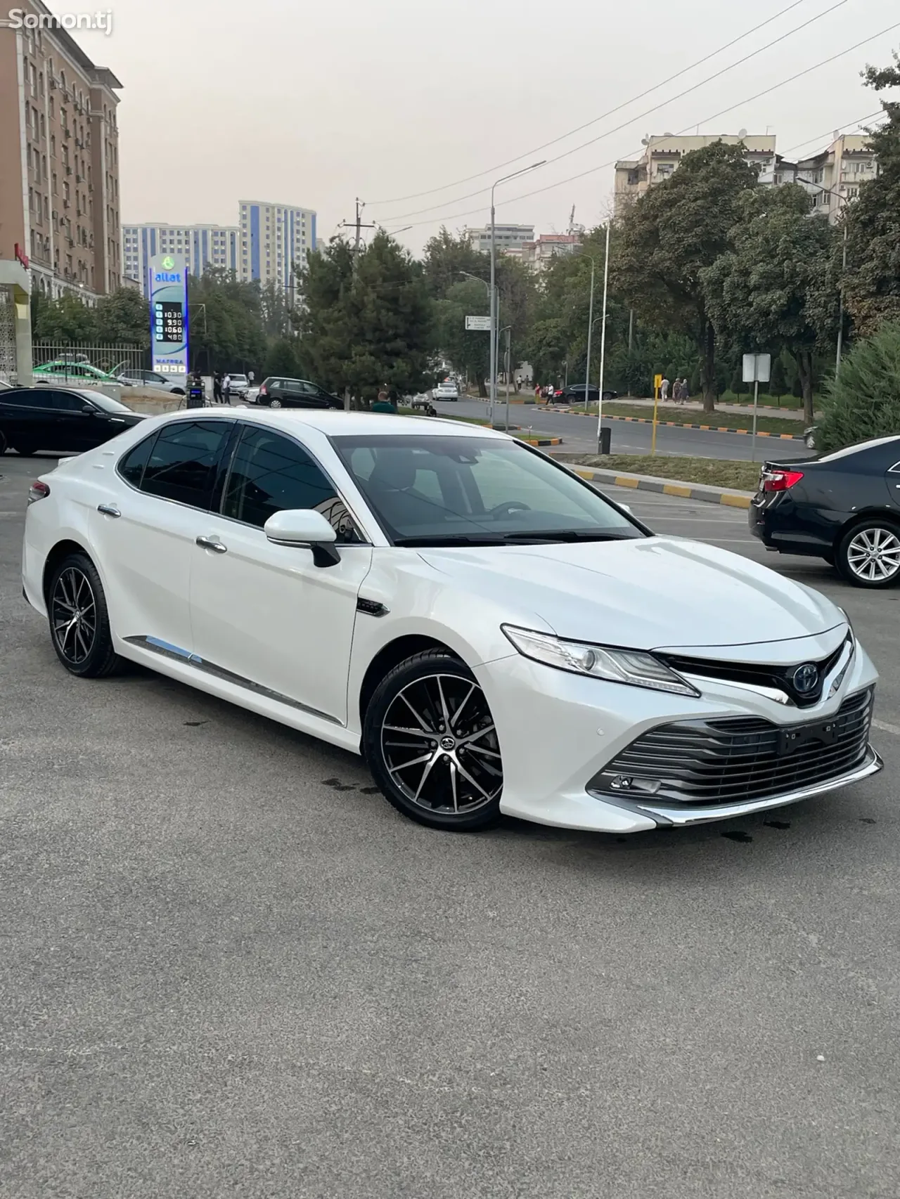 Toyota Camry 2019 · 2.5 AT