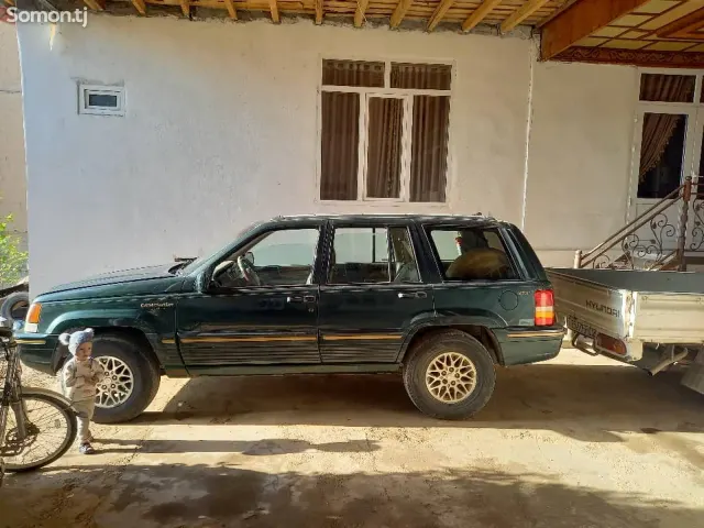 Jeep Grand Cherokee 1996 · 2.5 MT