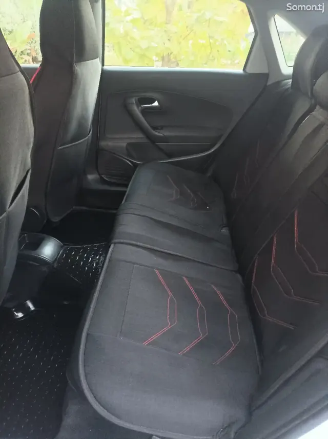 Volkswagen Polo 2018 · 1.6 AT